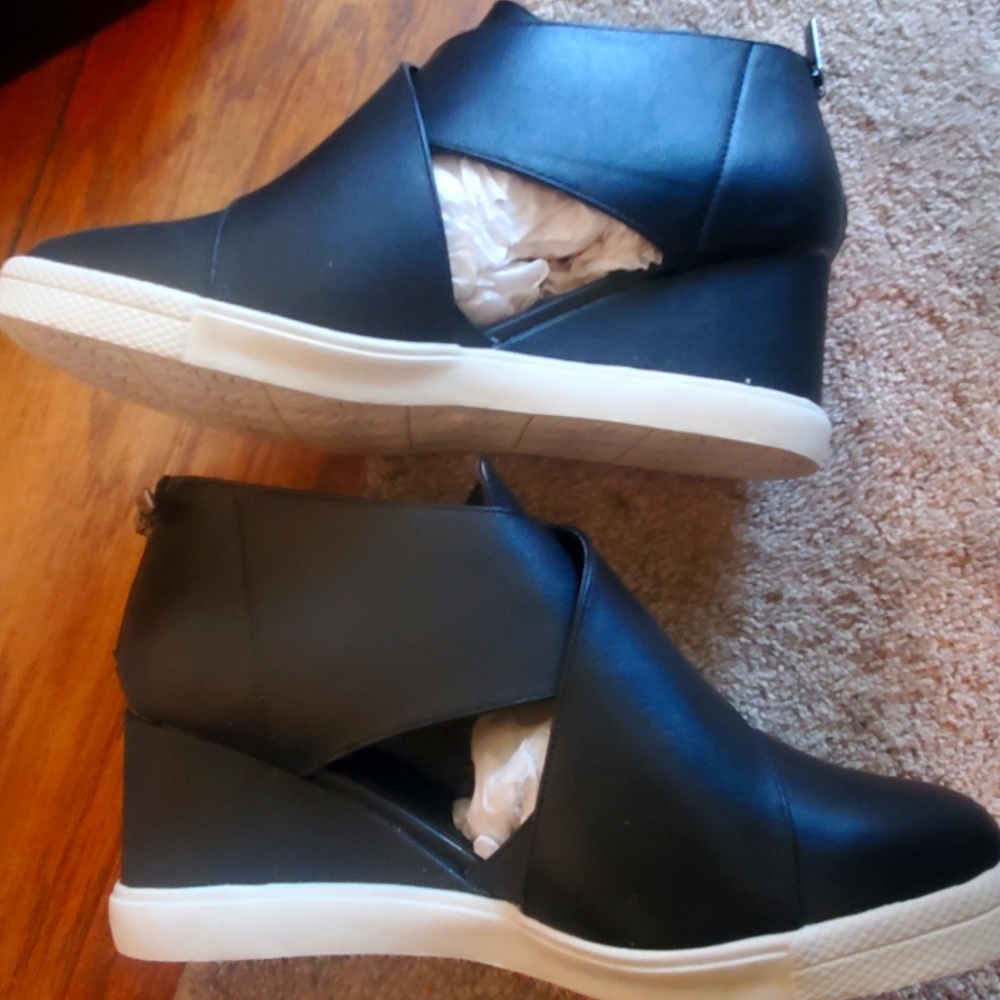 Ashley Stewart 11w black/wedge heel